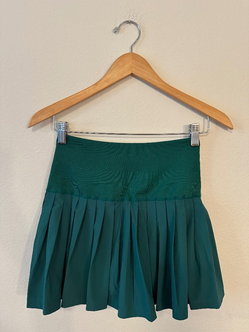 Wilson Midtown Pleated Tennis Skort Club Green Built-In Shorts Women's S